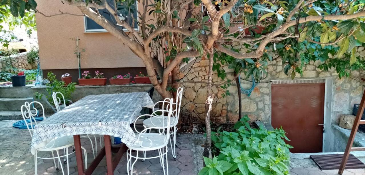 Apartments Bilo Near Примоштен Экстерьер фото