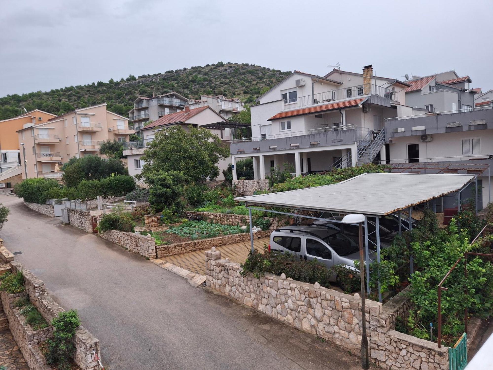 Apartments Bilo Near Примоштен Экстерьер фото